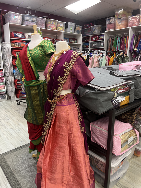 Traditional Clothing From South Asia Colorful Asia Asian Costumes