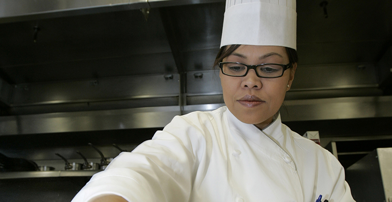 White House chef retires after nearly 30 years, 1st woman and 1st ...