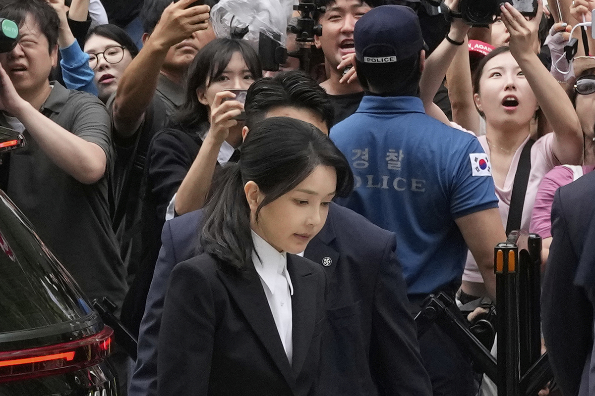 The Court’s Message: A First Lady’s Burden